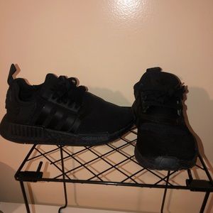 Black adidas nmd